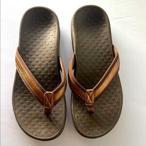 Womens Vionic Tide II Toe Post Bronze Sandals Size 8